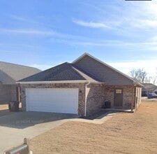 Building Photo - 4609 Wolf Run Trl