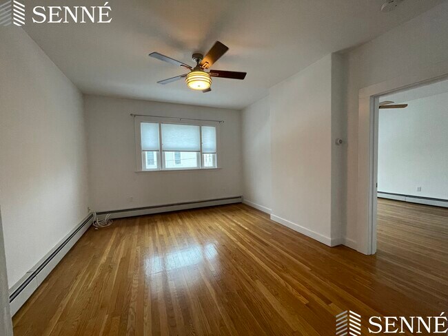 Foto del edificio - 275 Hurley St