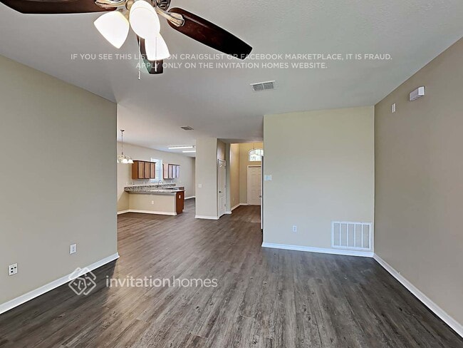 Foto del edificio - 7262 Cedarcrest Blvd