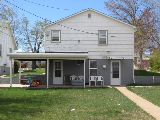Building Photo - Cozy 2-Bedroom 1-Bath Basement Unit Near UNC!