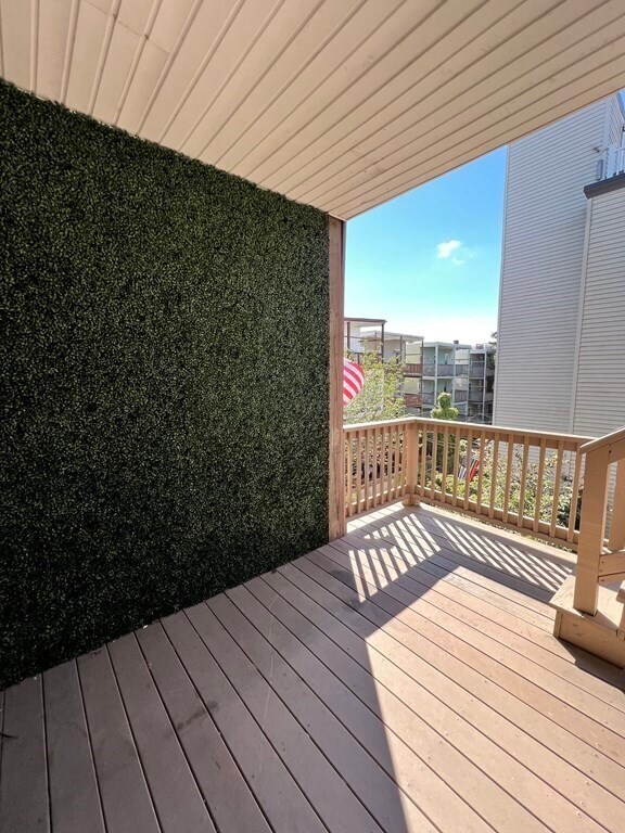 Foto del edificio - 637 E 8th St