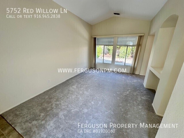 Foto del edificio - 5752 Red Willow Ln