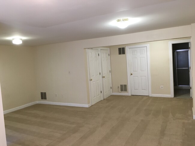 Building Photo - 43768 Central Station Dr