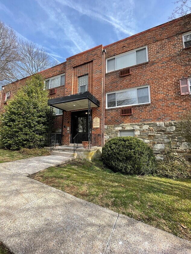 Primary Photo - 615 Paxon Ave