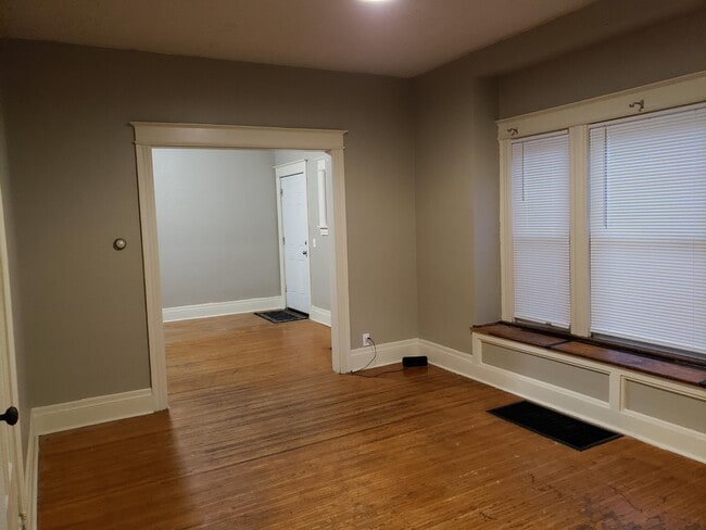 Dining Room - 733 Chili Ave