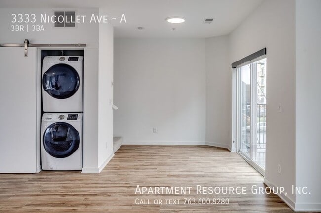 Building Photo - Luxury 3bed/2.5ba Townhome for Rent in Min...