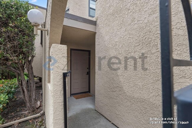 Building Photo - 272 Montebello Ave