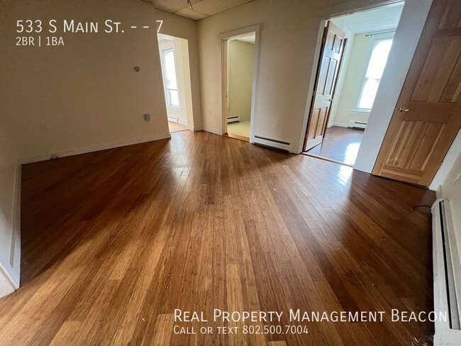 Foto del edificio - White River Junction, VT 2 BR Apartment $1...