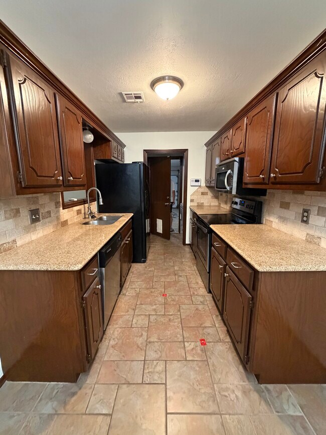 Foto del edificio - 3300 Homestead Ct