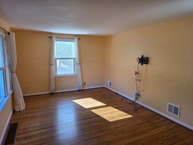 Foto del edificio - Greece Spacious 3 Bedroom 2 Full Bath Home...