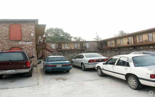 Building Photo - Jacinto Oaks