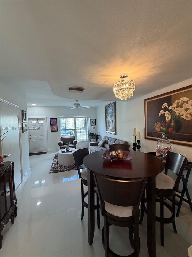 Building Photo - 16619 Hemingway Dr
