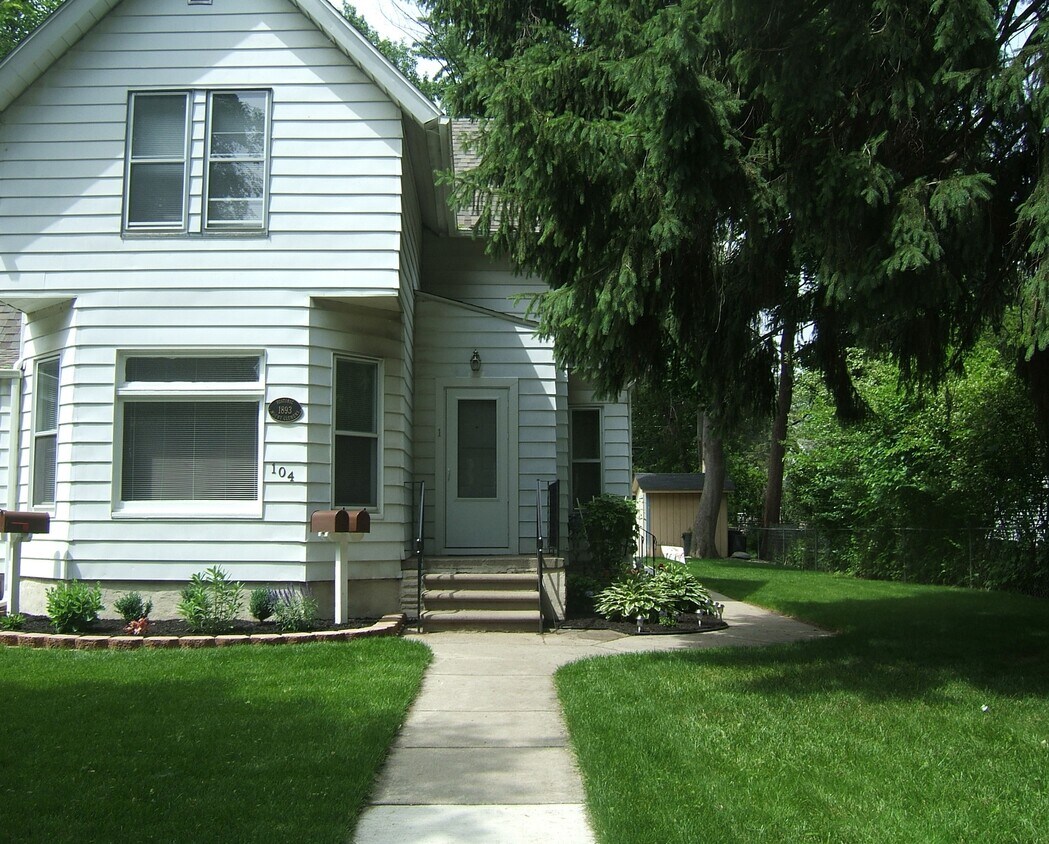 Foto principal - 104 Lincoln St