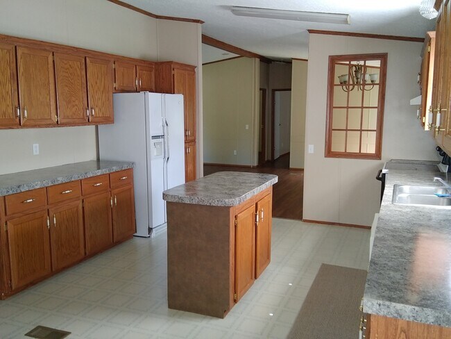 Building Photo - 250 Perkins Loop