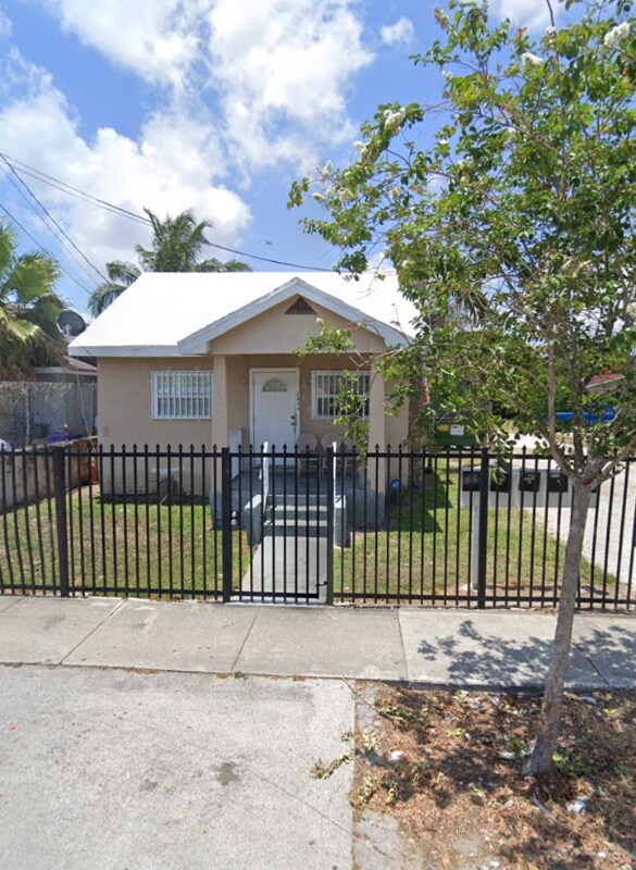 Foto principal - 2844 NW 22nd Ct