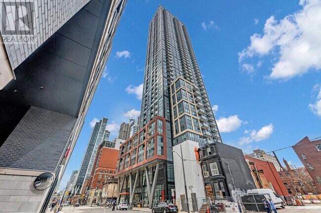 Building Photo - 108 Peter St