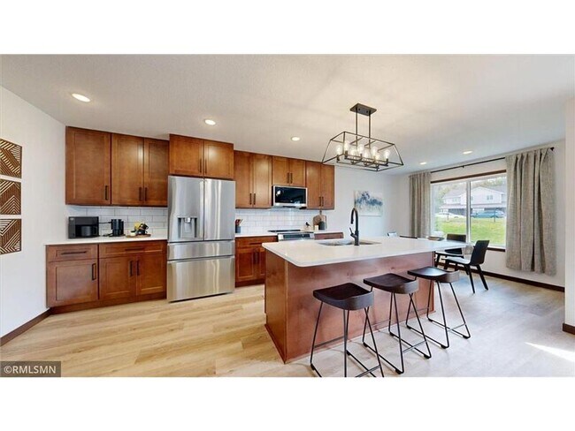 Foto del edificio - 18001 Walnut Circle