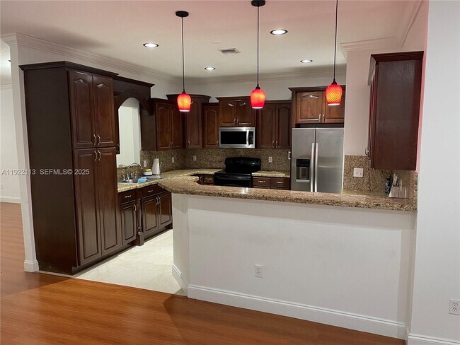 Foto del edificio - 425 NW 135th St