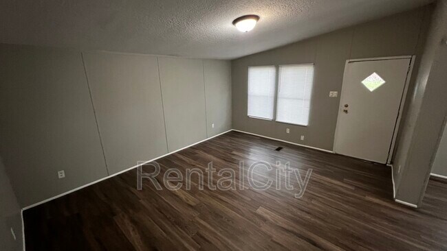 Foto del edificio - 288 W Brooks Rd