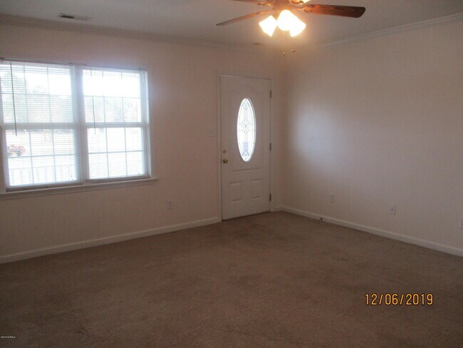 Foto del edificio - 445 Ben Williams Rd