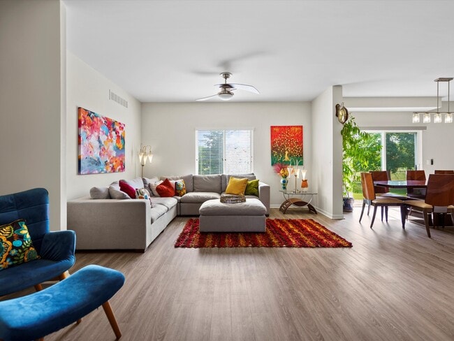 Building Photo - 2179 Lagoon Dr