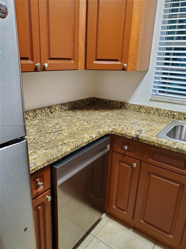 Foto del edificio - 1300 Moffett St