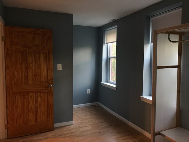 Foto del edificio - 32 W Montgomery St