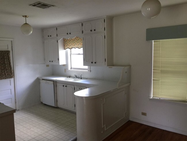 Foto del edificio - 805 W Elder Ave