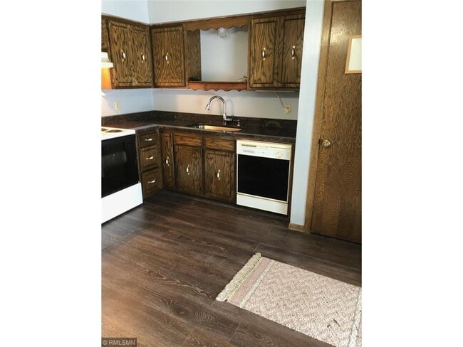 Kitchen - 23100 Ambassador Blvd NW