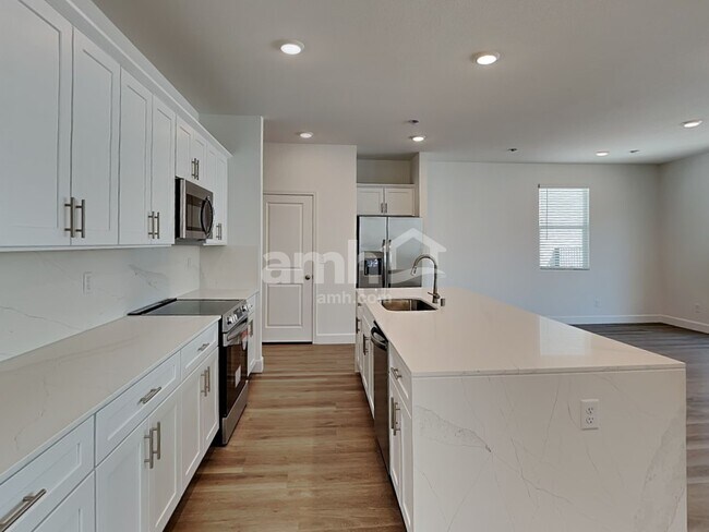Building Photo - 6423 Rush Avenue
