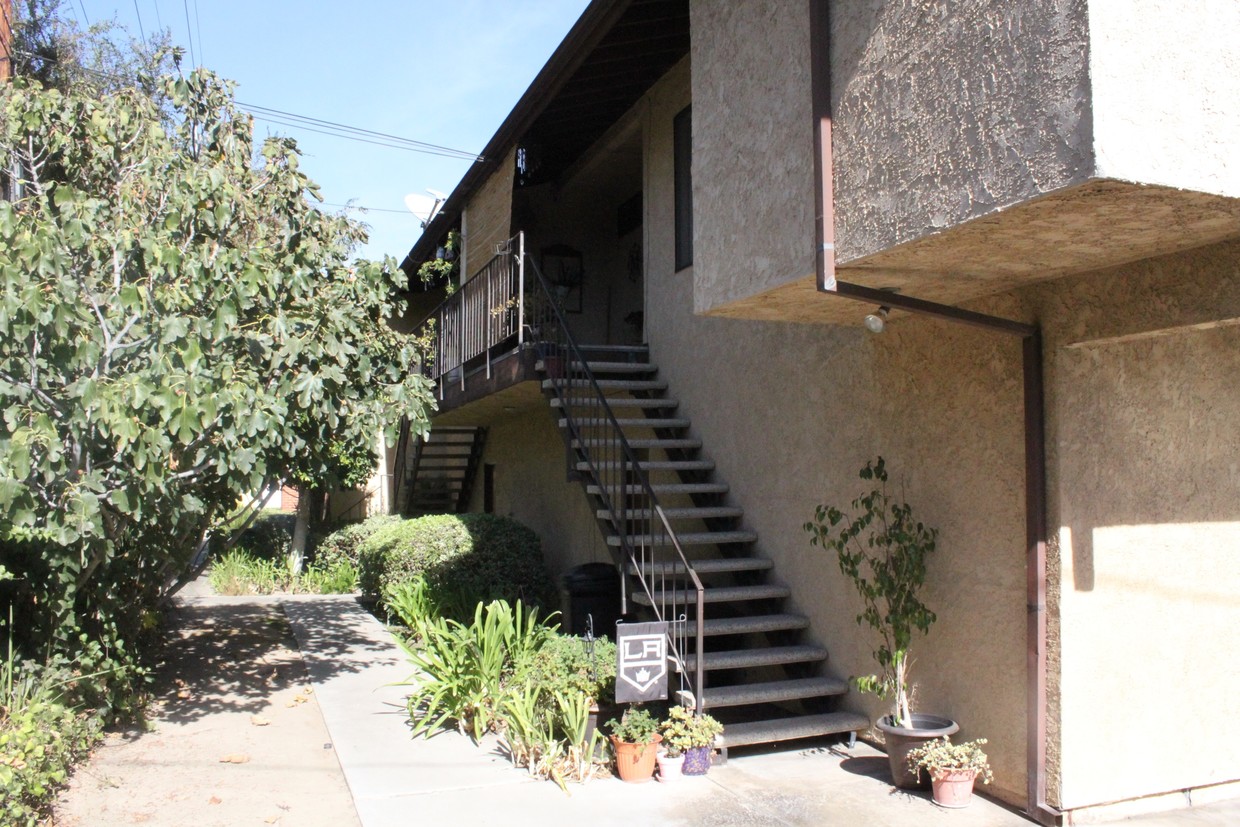 Primary Photo - 9420 Woodruff Ave