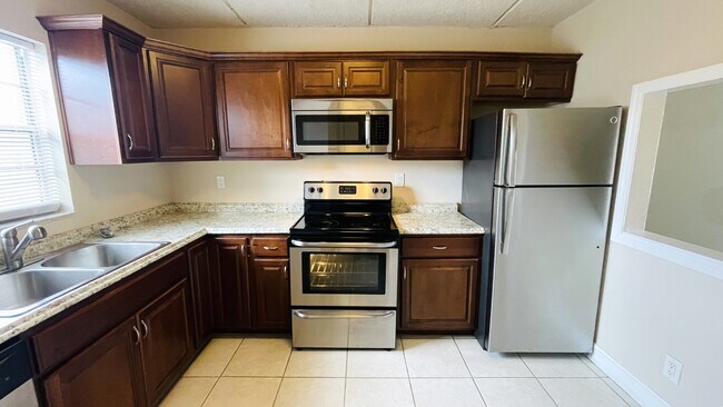 Photo - 2860 Somerset Park Dr Townhome