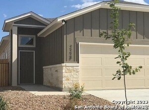 Foto principal - 2228 Avery Village