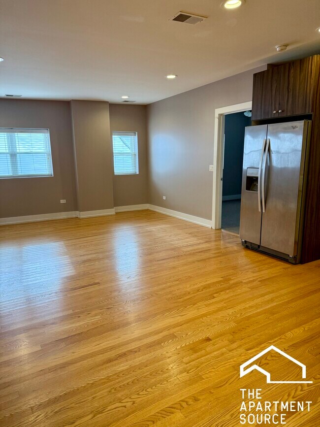 Foto del edificio - 3433 S Indiana Ave