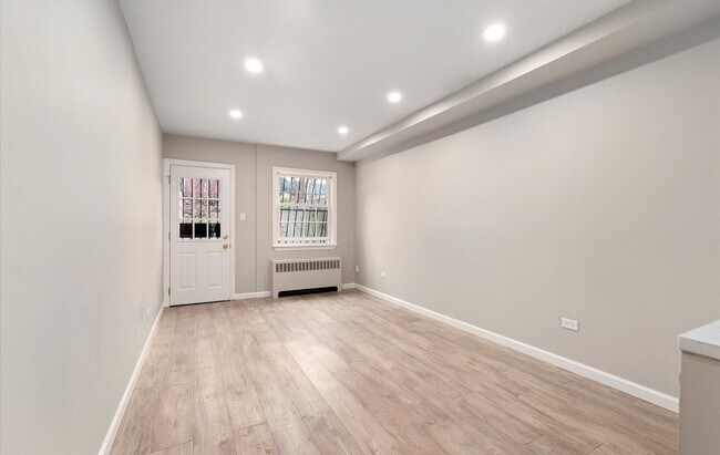 Foto del edificio - 2553 College Point Blvd