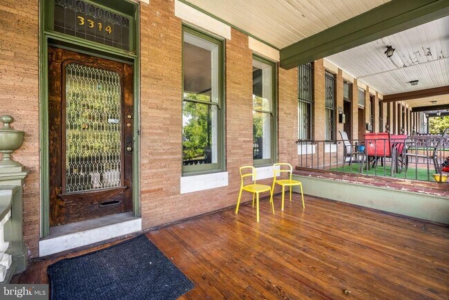 Building Photo - 3314 Auchentoroly Terrace