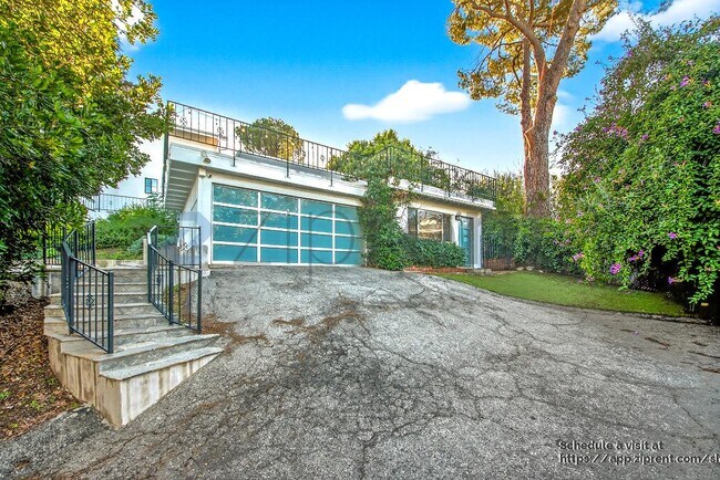 Building Photo - 5187 Llano Dr