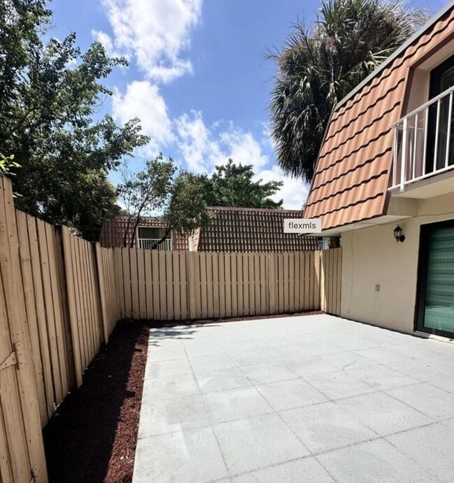 Foto del edificio - 507 Green Springs Pl