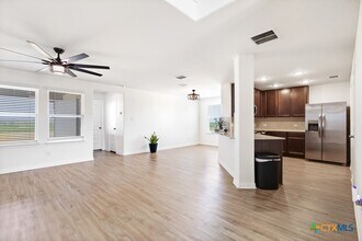 Building Photo - 11221 Hollinger Cir