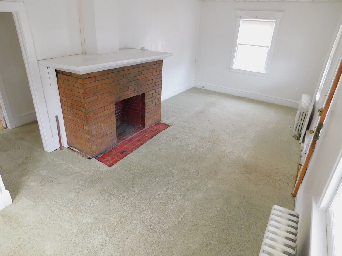 Living Room 1 - 1017 Spruce St