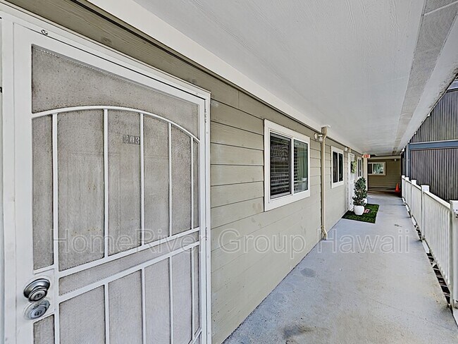 Building Photo - 95-60 Waikalani Dr