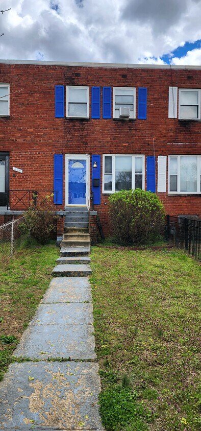 Front of Home - 606 S Fayette St