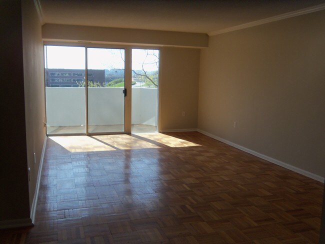 Living Room - 700 7th St SW