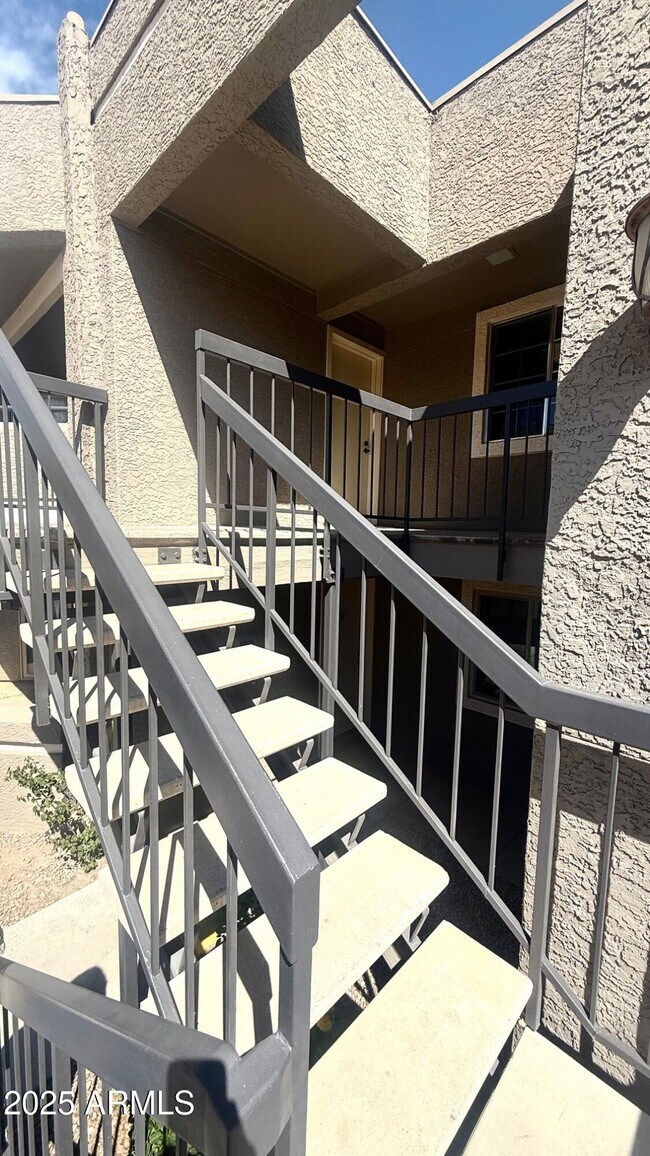 Building Photo - 1720 E Thunderbird Rd