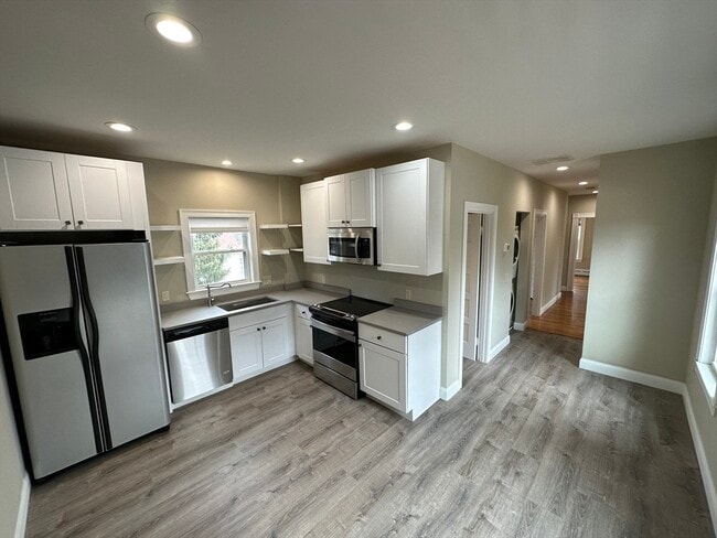 Building Photo - 284 Central St