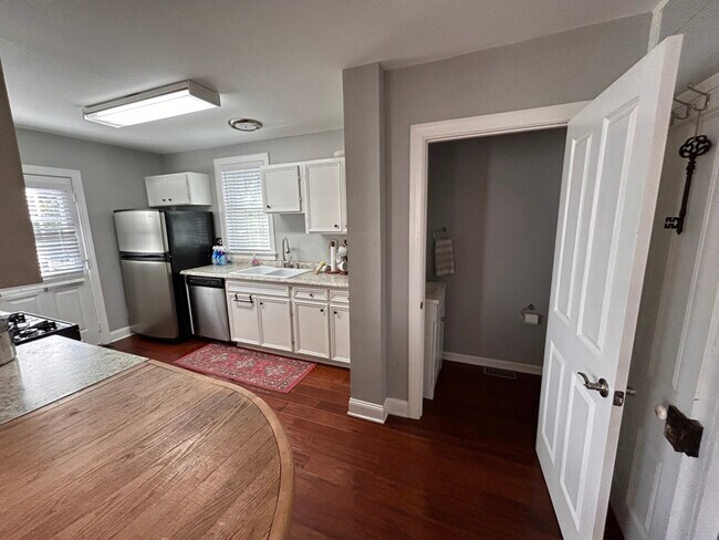 Building Photo - 272 High St