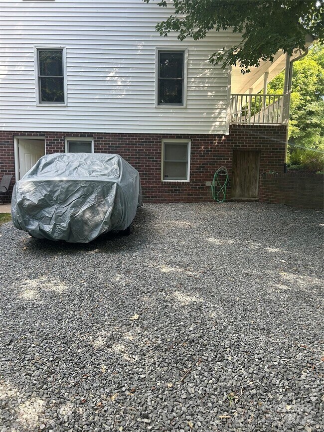 8001 Buckingham Ln, Harrisburg, NC 28075 Room for Rent in Harrisburg