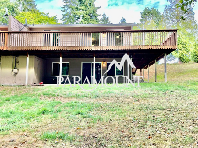 Building Photo - Charming 3-Bedroom Duplex Near Southworth ...