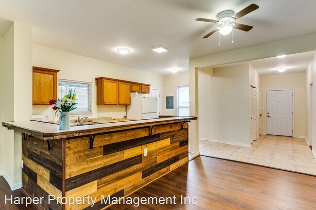 Foto del edificio - 3 br, 2 bath House - 1821 Santa Monica St