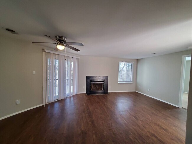 Building Photo - 7516 Pebblestone Dr